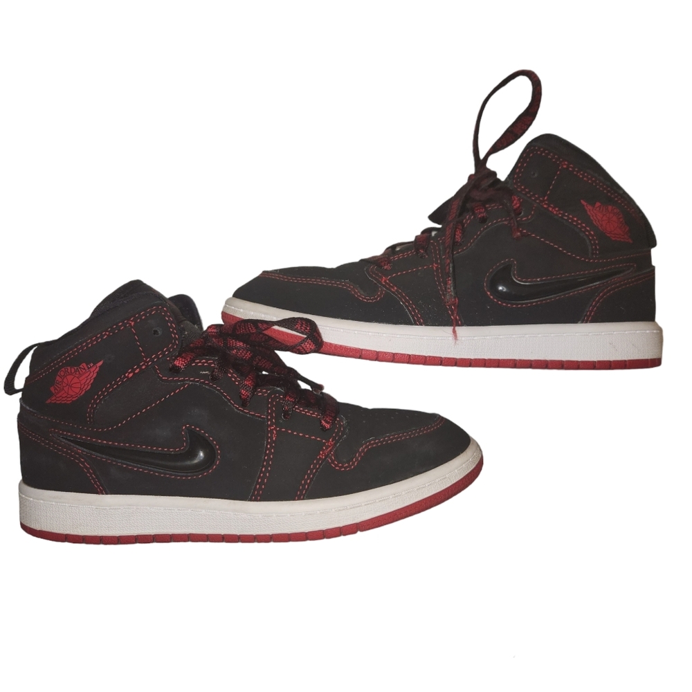 Nike Jordan 1 Mid Fearless in Black and Red